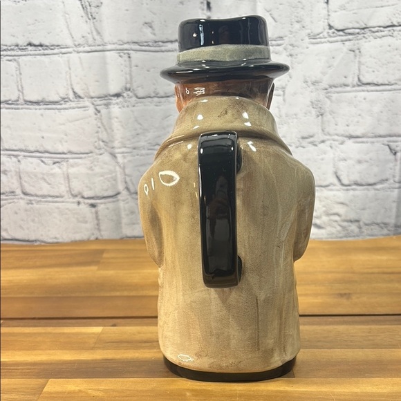 Royal Dalton Winston Churchill Mug - Picture 3 of 8